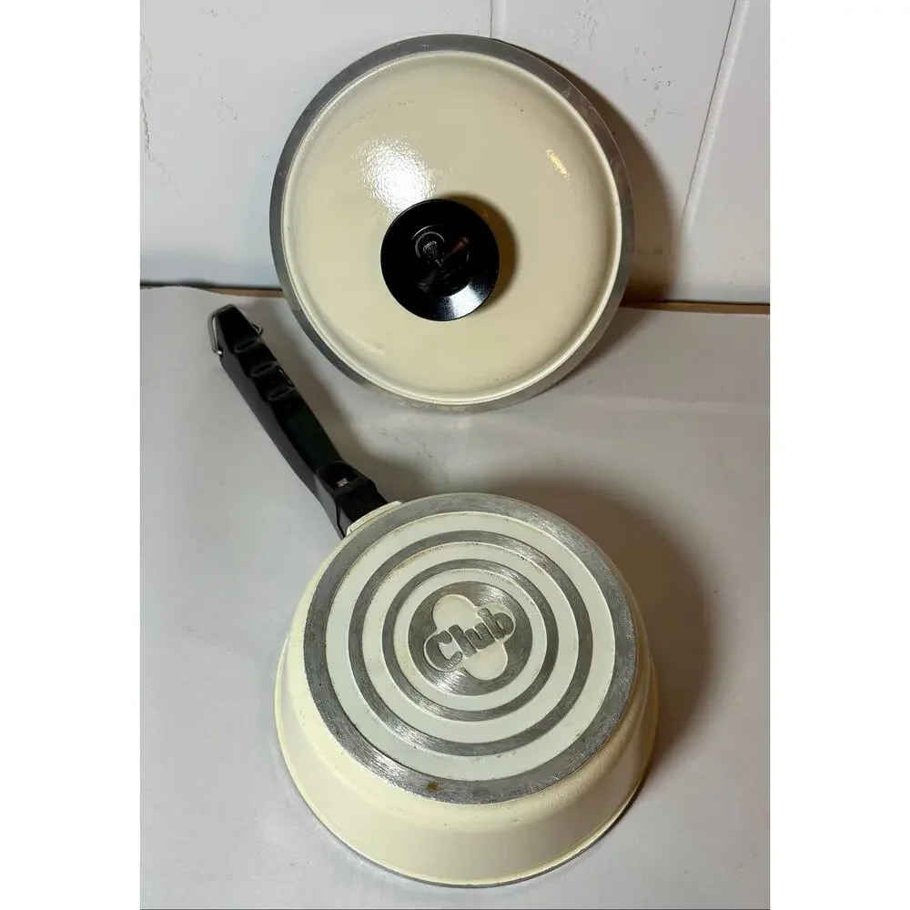 Vintage 1970s Club Aluminum 1.5QT Saucepan Cream Almond w/ Original Lid
